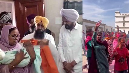 Sidhu Moose Wala Mother Hospital Discharge के बाद Pind Moosa Home Holi Celebration Viral | Boldsky