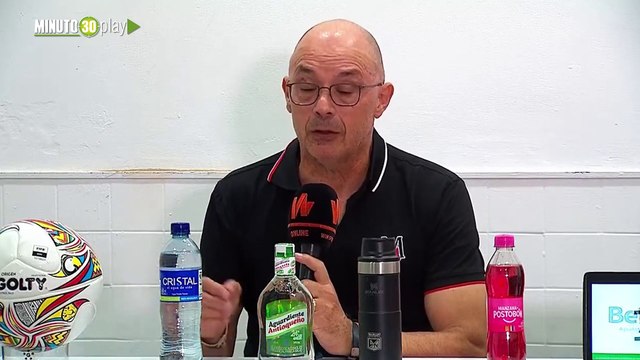 Festejar poco y seguido Alfredo Arias, técnico del DIM