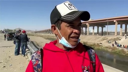 Venezolanos subsisten con la venta de alimentos en la frontera México-EEUU