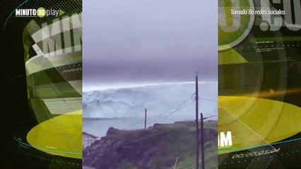 Un impresionante iceberg se acercó a la costa de Canadá