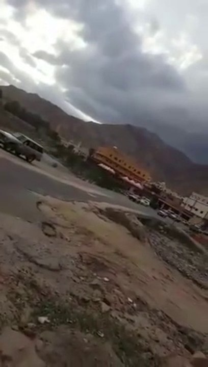 سبحان الله سيل قوي جدا جنوب المملكة العربية السعودية