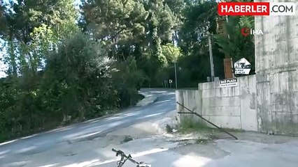 Park halindeki otomobile elektrikli bisikletle çarpan çocuk ağır yaralandı