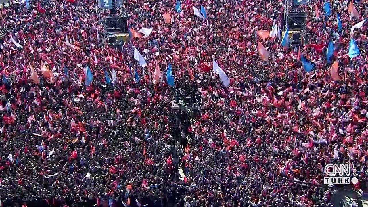 Rozetini Erdoğan taktı! Yeniden Refah'tan istifa etti AK Parti'ye katıldı!