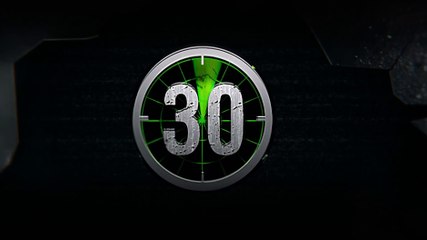 Caballito se dio un chapuzón del calor y tiró al mar a policía