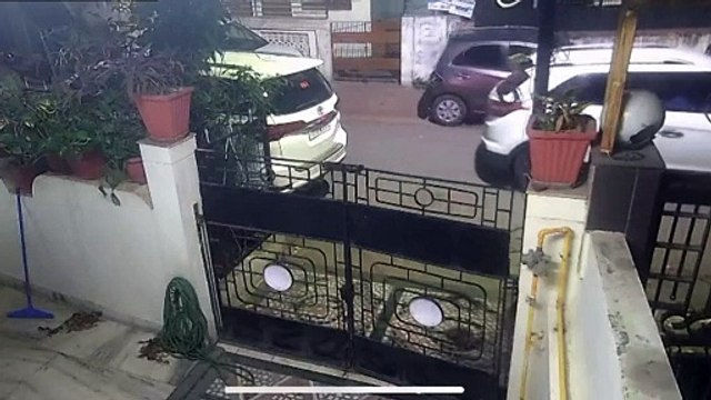 क्रेेटा कार से आए चोर घर के बाहर से फॉर्च्यूनर चुरा ले गए