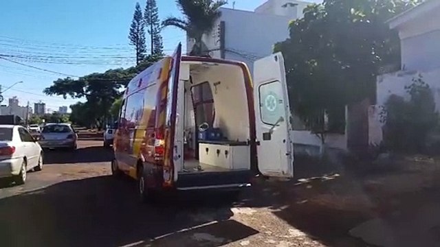 Homem sofre suspeita de fratura no nariz após cair em residência