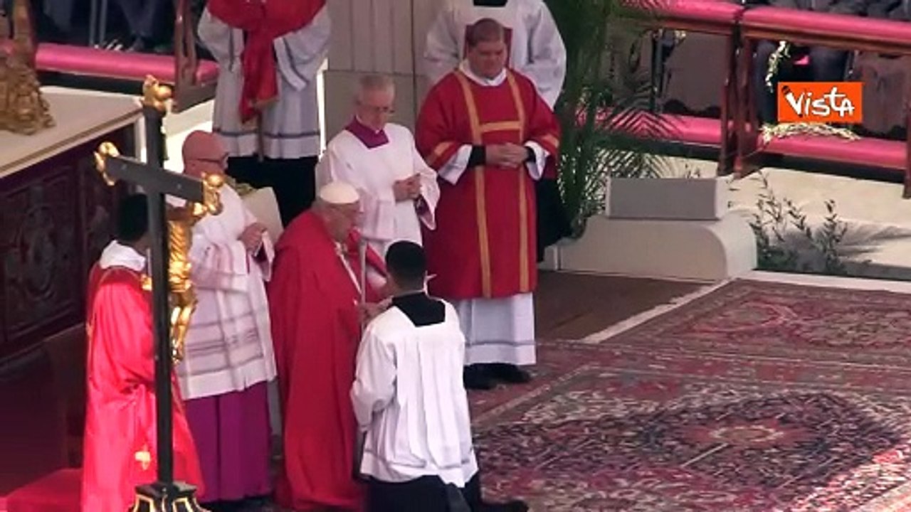 Attentato a Mosca, Papa Francesco: "Atto vile che offende Dio che ha detto 'non uccidere'"