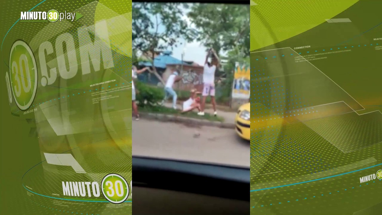 En plena caravana fúnebre atacaron a un joven c...