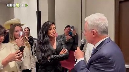 Mi bebito fiu fiu En video. Álvaro Uribe le declama un poema a Marbelle