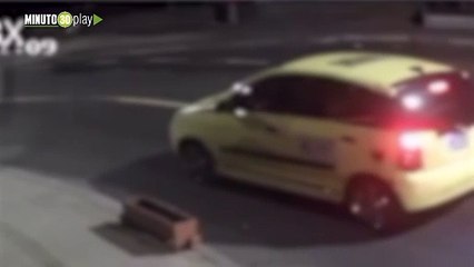 Quedó grabado taxista que se robó una matera en Itagüí
