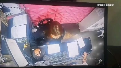 Le robaron a Epa Colombia boleteó a la mujer que le hizo el daño