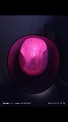 l'homme sous le chapeau