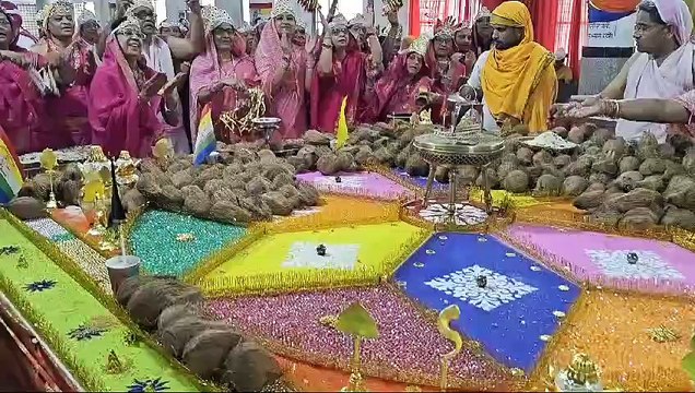 सिद्धचक्र महामंडल विधान में बरस रहा भ​क्ति रस, इंद्र इ्रंद्राणियों ने की संगीतमय पूजा