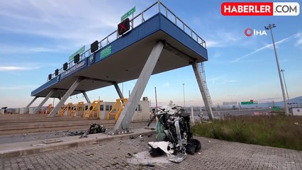 Kuzey Marmara Otoyolunda feci kaza: Gişeye çarpıp taklalar atan otomobilin motoru fırladı