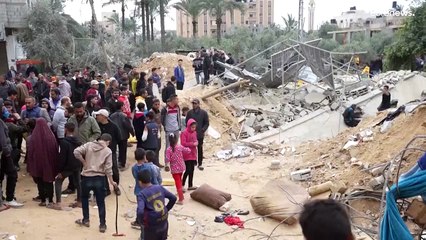 معظمهم من الأطفال والنساء.. 21 قتيلا وعشرات الجرحى جراء غارة إسرائيلية استهدفت مبنى في دير البلح