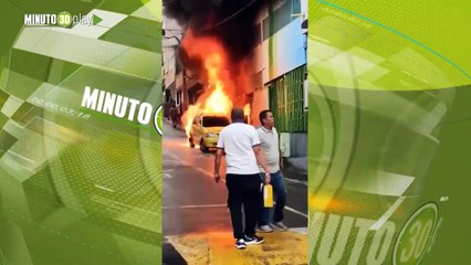 Qué pesar Un taxi fue consumido casi en su totalidad por las llamas en La Estrella