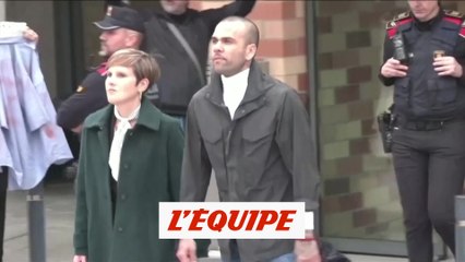 Alves paye sa caution et sort de prison - Foot - Justice