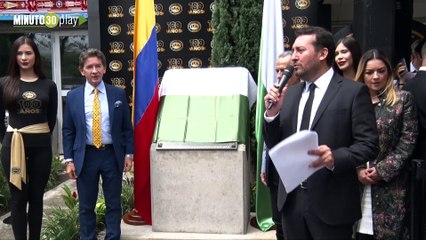 14-11-19 La FLA develó la placa conmemorativa de sus primeros 100 años de fundación