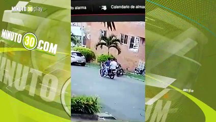 Lucharon para robarse una moto y al final se fueron con las manos vacías