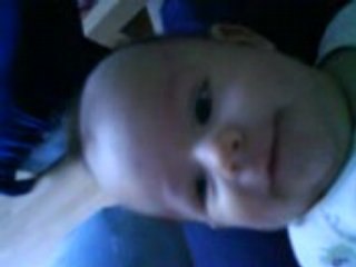 papa fait rire bébé