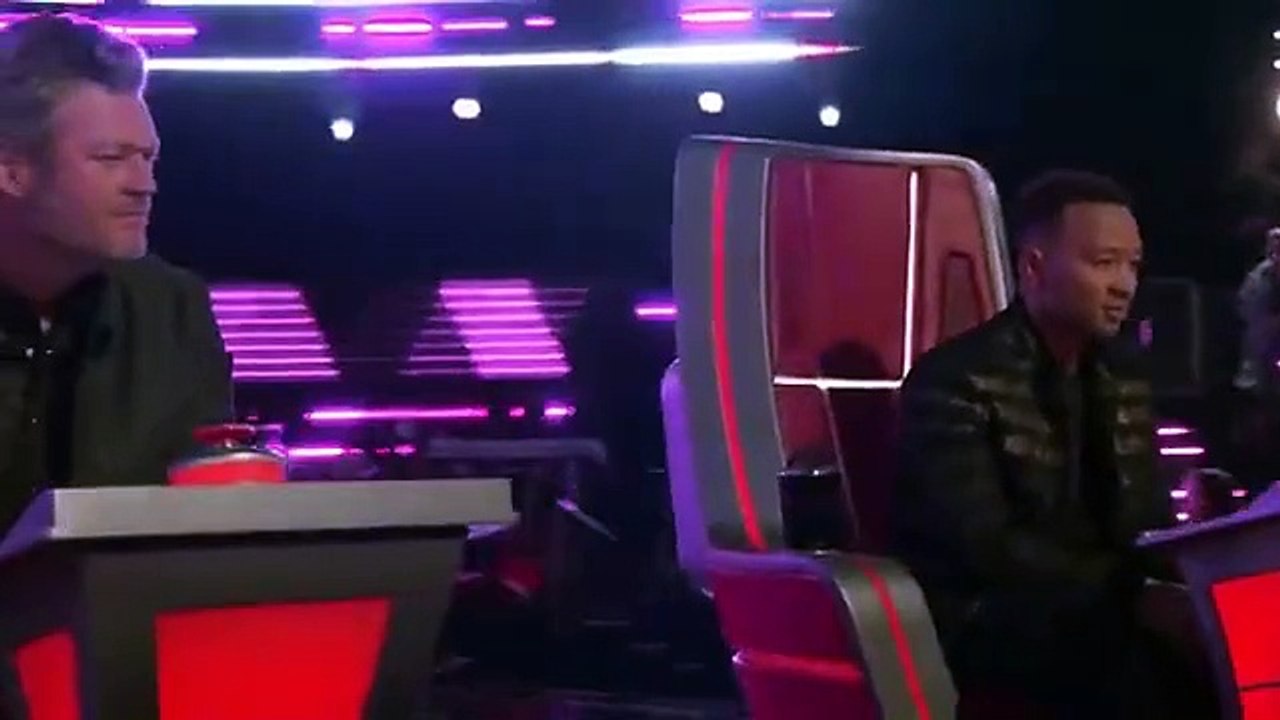 Four Chairs! Mandi Castillo Sings Juan Gabriel's "Así Fue" The Voice