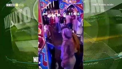 Resígnese mami Mujer encontró a su novio con la amante peleó pataleo, pero él defendió y se fue con la otra