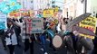 Miles de trabajadores toman las calles del Reino Unido para pedir mejoras salariales
