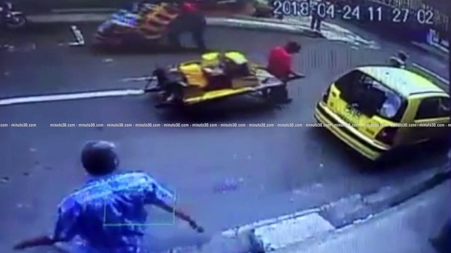 24-04-18 Banda de ancianos sin levantar sospechas robaron elementos avaluados en 4 millones