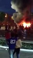 Manifestantes incendian autozone durante las protestas por la muerte de George Floyd