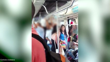 29-11-17 Joven venezolano fue captado pidiendo dinero en un vagon del Metro