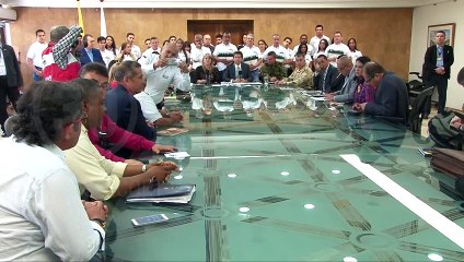 04-07-17-lo-que-pasa-en-este-pais-puede-ser-un-dilema-entre-santos-y-uribe-luis-perez