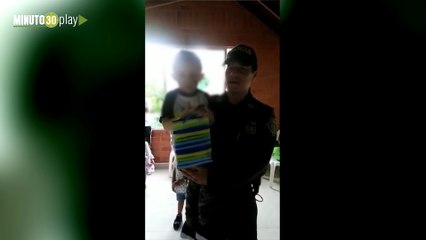 01-04-19 Patrulleros de Envigado sorprendieron a un pequeño en su cumpleaños
