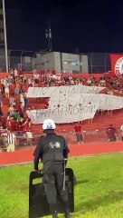 Torcida do Náutico protesta contra Evandro de Carvalho, presidente da FPF: "Não à ditadura. Fora, Evandro!"