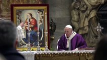 El papa celebra misa del Miércoles de ceniza