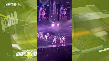 pantalla gigante cayó sobre tres bailarines Hong Kong