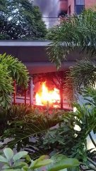 Se prendió un carro en El Poblado