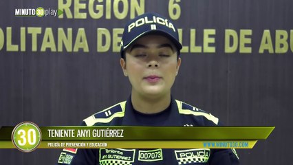 Policías de Medellín ingresaron a los centros comerciales dando recomendaciones para el autocuidado