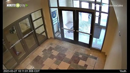 Momento en que tiradora entra a escuela de EEUU; mató a tres niños y tres adultos