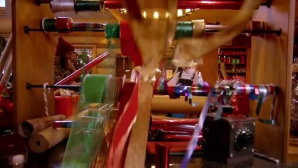 L'assistant du Père Noël Bande-annonce (EN)