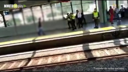 01-04-19 Un hombre emocionalmente inestable se metió a una estación del Metro con un cuchillo