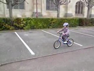 Luna et ses premiers tours de manivelles !