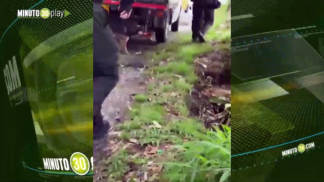 Heroica acción Policías salvaron a dos adultos mayores que se encontraban dentro de un vehículo en llamas en Cali
