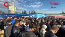 Altunizade'de metrobüs arızalandı, duraklarda yoğunluk oluştu