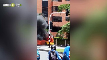 30-04-19 taxi se prendió en llamas oviedo