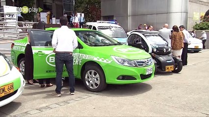 Tải video: 06-05-19 Los primeros 200 taxis eléctricos rodarán en los próximos días por Medellín