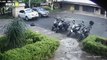 Ladrones fueron grabados robándose retrovisores de carros en el sector de Suramericana, en Medellín
