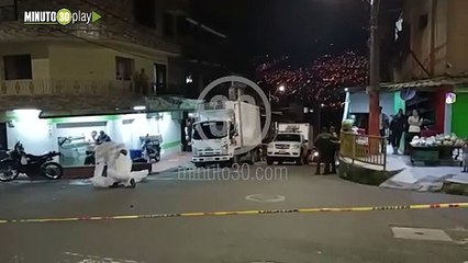 A un hombre le dispararon directo en la cabeza cuando iba manejando una moto en Santa Cruz