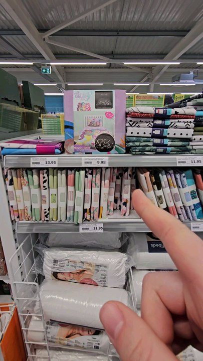 Je teste une parure de lit fluorescente mermaid sirène #essai #teste #magasinaction #paruredelit #fluorescent #mermaidmagic