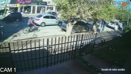 Intentó robar a un anciano y recibió una patada ninja