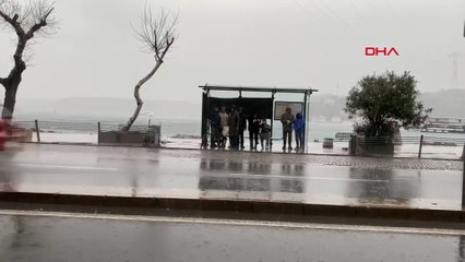 İstanbul'da sağanak yağış etkili oluyor